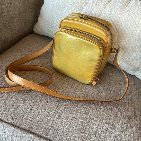 Louis Vuitton Yellow Crossbody Bag - Picture 6 of 14